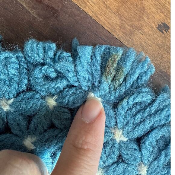 Handmade Vintage Hexagon Shape Crocheted Hot Pad Trivet Coaster Doilies Set of 4 - Picture 4 of 7